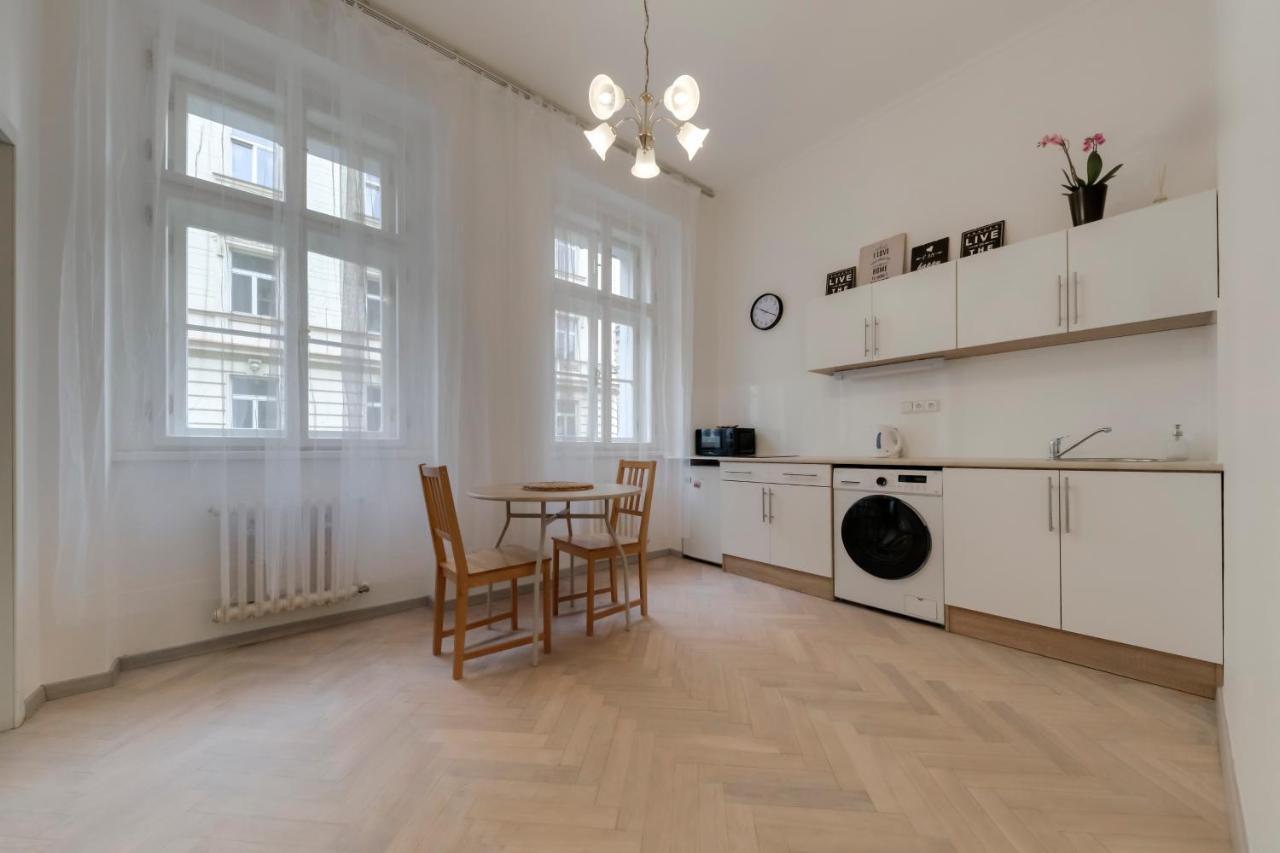 Vita Nejedleho Apartments براغ المظهر الخارجي الصورة