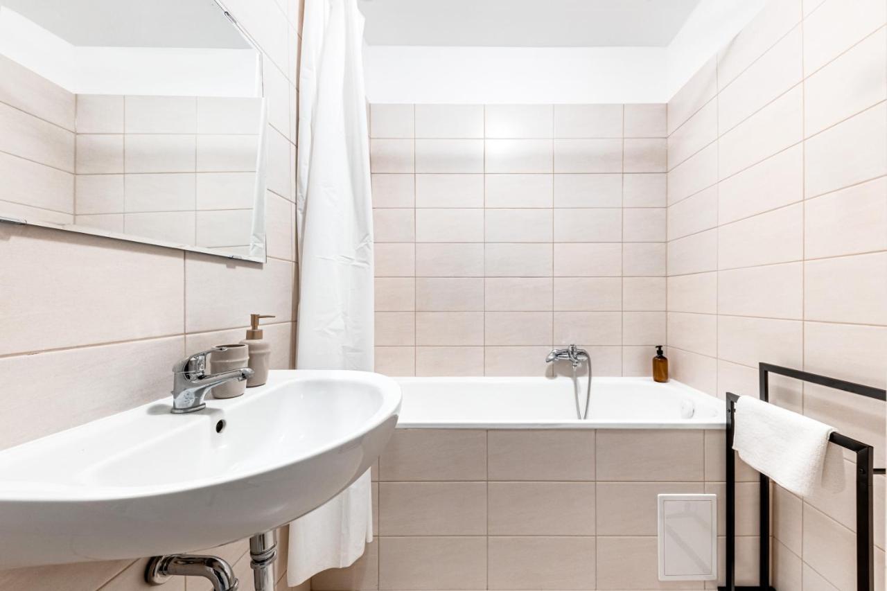 Vita Nejedleho Apartments براغ المظهر الخارجي الصورة