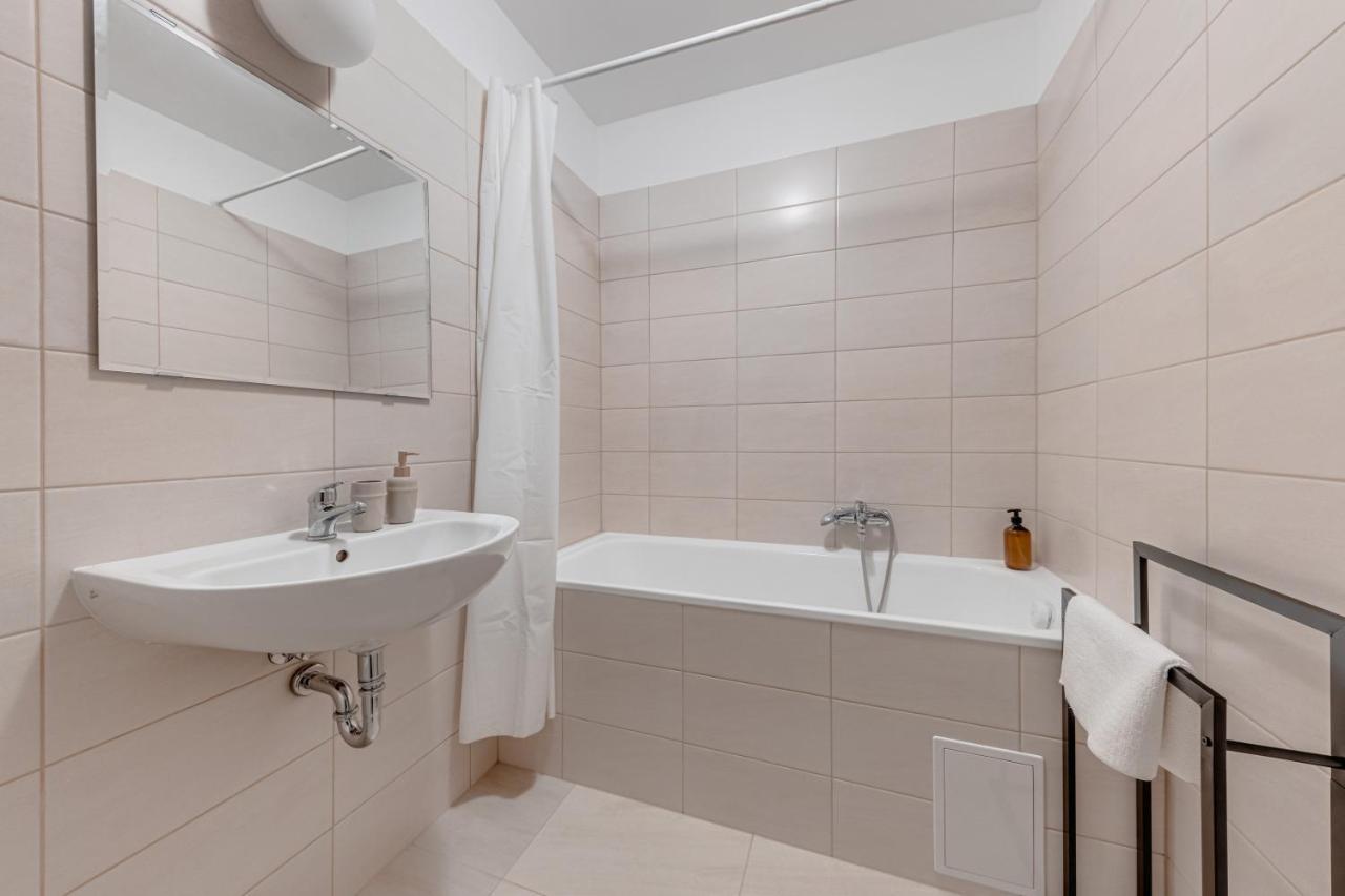 Vita Nejedleho Apartments براغ المظهر الخارجي الصورة